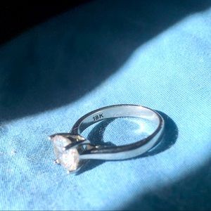 18K white gold wedding band ring 2.0 stimulated diamond size 8